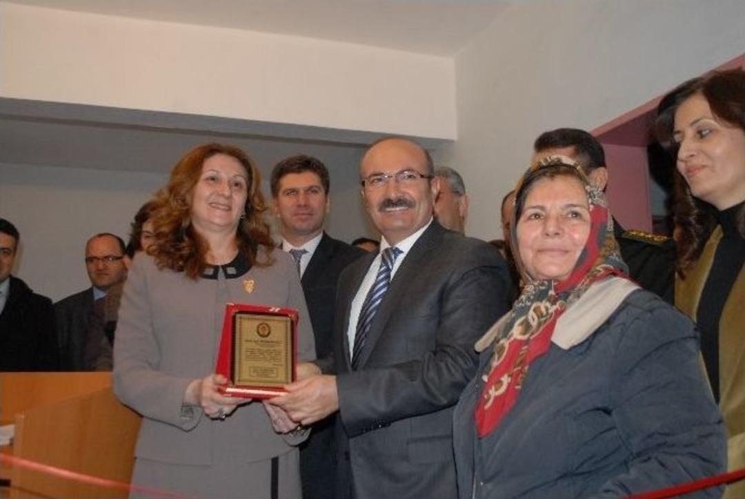 Anadolu Lisesi M&uuml;zik Dersliği Ve Resim At&ouml;lyesi T&ouml;renle A&ccedil;ıldı