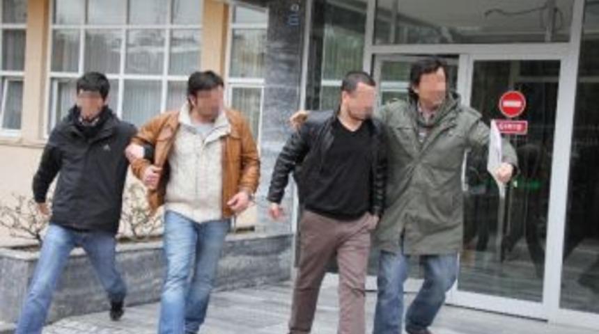 Ka&ccedil;ak Kamyon Par&ccedil;asına 2 G&ouml;zaltı