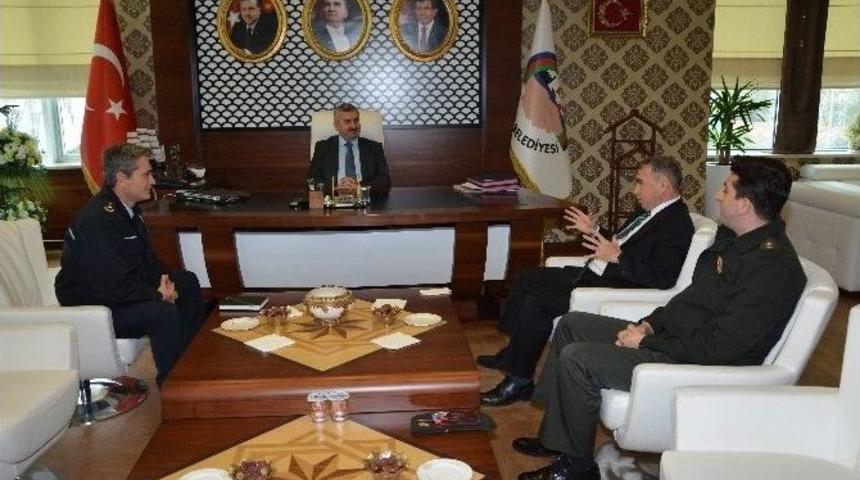 Başkan Baran Umre D&ouml;n&uuml;ş&uuml; Ziyaret&ccedil;ilerini Ağırladı