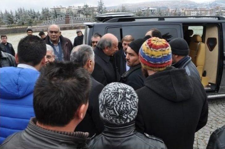 Milletvekili Şeker, Söğüt’te Eylem Yapan İşçileri Ziyaret Etti G2