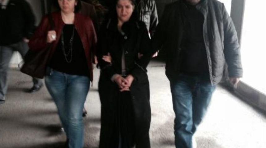 10 Yaşındaki Oğlunu Tedavi G&ouml;rd&uuml;ğ&uuml; Hastanenin Tuvaletinde Boğarak &Ouml;ld&uuml;rd&uuml;