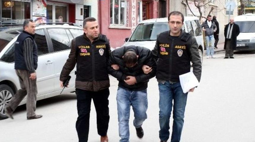 Yaşlı Kadına Tecav&uuml;z Ve Gasp İddiasıyla Tutuklandı