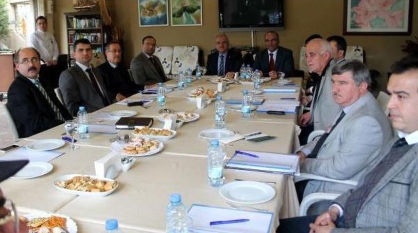 Rektör Prof. Dr. Harmandar Başkanlığında İztuzu Toplantısı