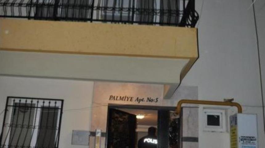 İzmir'de Cinnet: Eşi Ve 2 Kızını &Ouml;ld&uuml;rd&uuml;, Intihar Girişiminde Bulundu