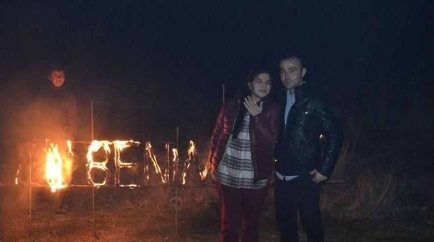 (&ouml;zel Haber) Gen&ccedil; Aşıktan İlgin&ccedil; Evlenme Teklifi