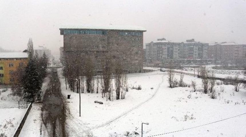 Ağrı&rsquo;da Yoğun Kar Yağışı