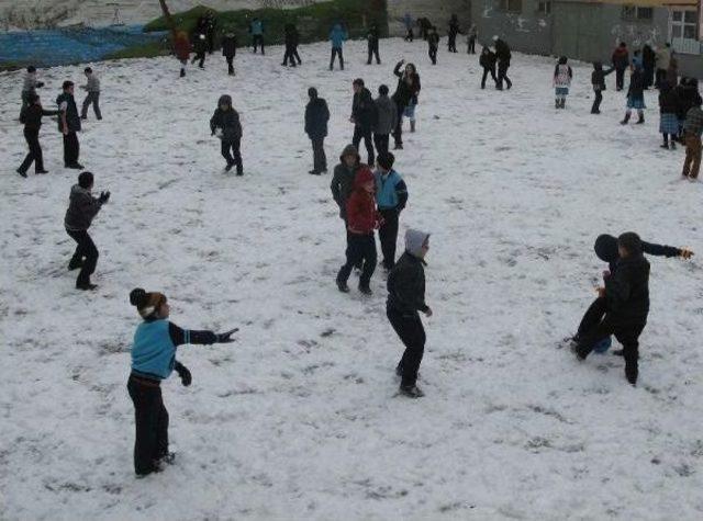 Gümüşhane’De 25 Köy Yolu Ulaşıma Kapandı