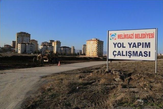 Mimarsinan B&ouml;lgesine Yeni Bir Yol Ve Menfez Yapılıyor 1
