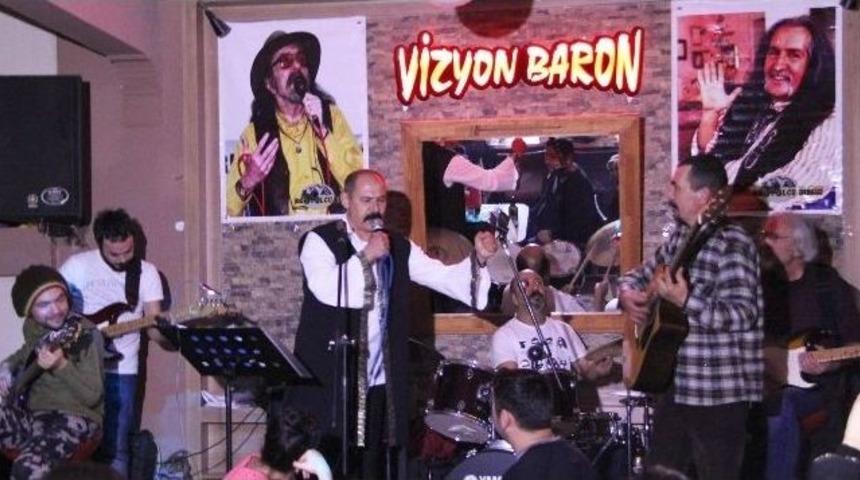 Barış Man&ccedil;o Ve Cem Karaca Ortaca&rsquo;da Şarkılarıyla Anıldı