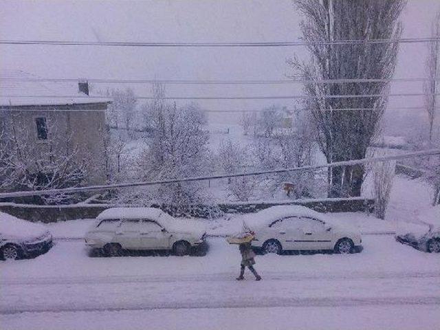 Denizli'de Iki Ilçede Kar Tatili