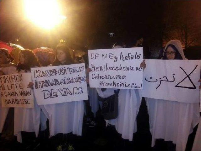 Kayseri'de Mısır'daki Idamlara Kefenli Protesto