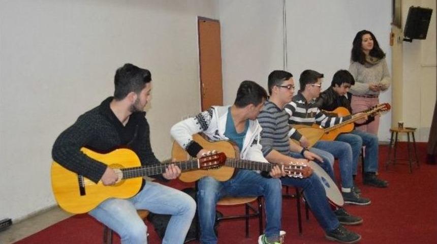 Bartınlı Gen&ccedil;ler Karab&uuml;kl&uuml; Gen&ccedil;lerle Kaynaştı