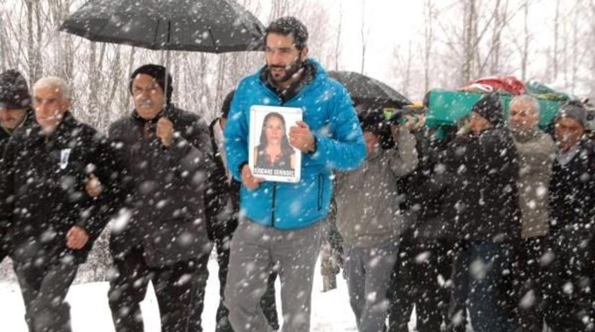 Bozdağ'da Yaşamını Yitiren D&uuml;rdane &Ouml;ğremen Toprağa Verildi