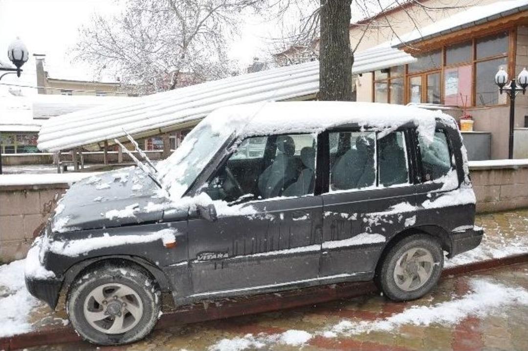 Dursunbey Beyaz &Ouml;rt&uuml;yle Uyandı