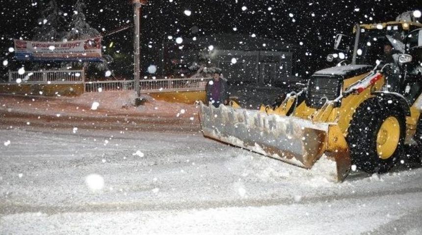 Afşin&rsquo;de Karla M&uuml;cadele