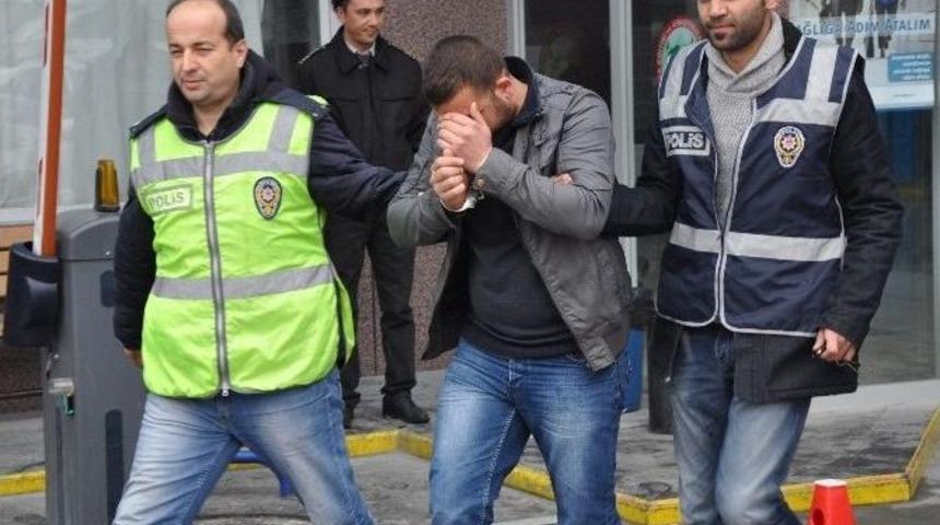 Sosyal Medya &Uuml;zerinden Fuhuş