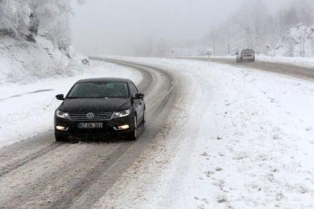 Kar, Zonguldak'ta Ulaşımı Aksattı