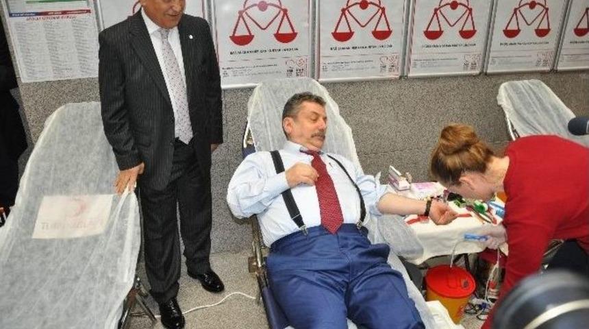 İstanbul Adliyesinde Kan Bağışı Kampanyası