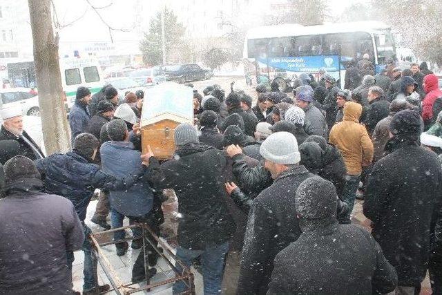 Anne Kurbanı Çocuk Son Yolculuğuna Uğurlandı