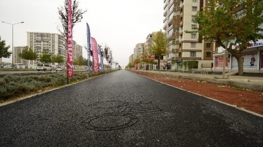 Diyarbakır&rsquo;ın İlk Bisiklet Yolu Ve Y&uuml;r&uuml;y&uuml;ş Parkuru Tamamlanmak &Uuml;zere