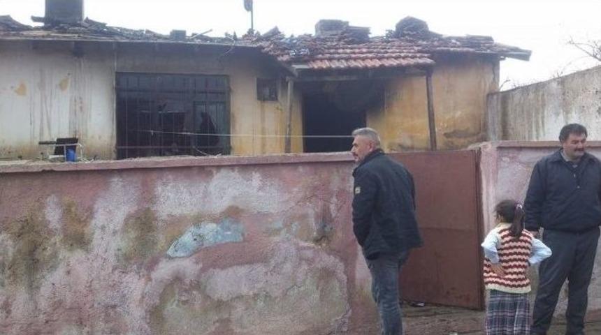 Niğde&rsquo;de Bir Evde Yangın &Ccedil;ıktı