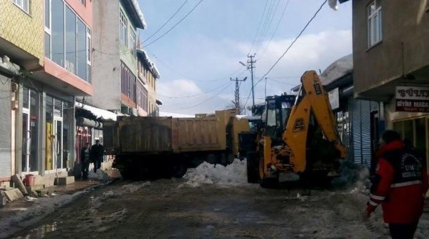 &Ccedil;at İl&ccedil;esinde Karla M&uuml;cadele Seferberliği