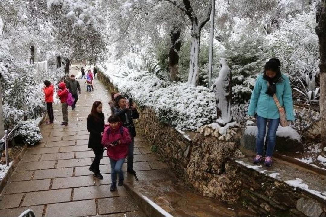 Şirince Ve Meryem Ana Beyaza B&uuml;r&uuml;nd&uuml;