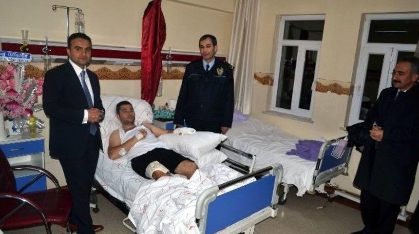 Yaralı Polise Kaymakam Ve Emniyet M&uuml;d&uuml;r&uuml;nden Ziyaret