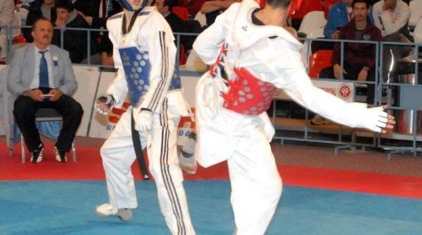 Avrupa Kul&uuml;pler Tekvando Şampiyonası Başladı