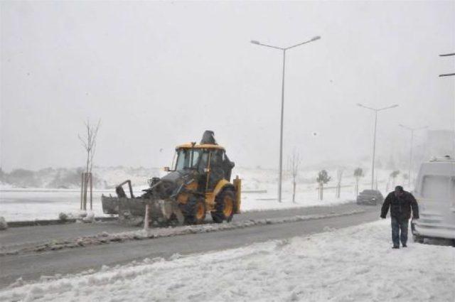 Tır Devrildi, İzmir-Manisa Yolu Kapandı (4)