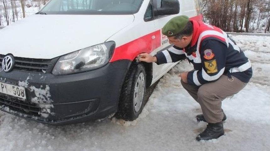 Beyşehir Jandarmasından Kış Lastiği Denetimi