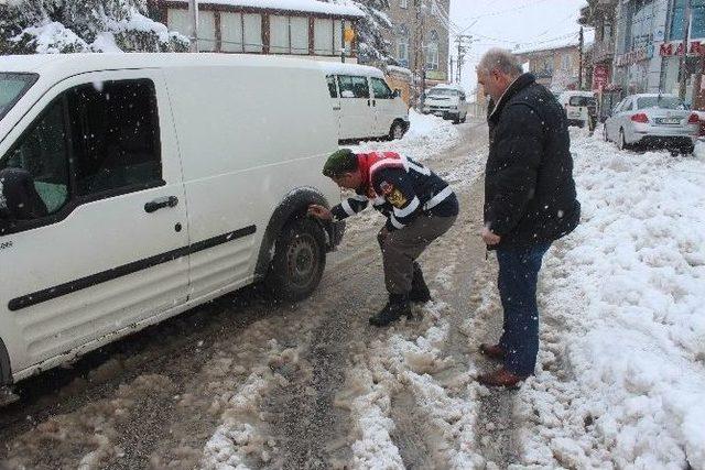 Beyşehir Jandarmasından Kış Lastiği Denetimi