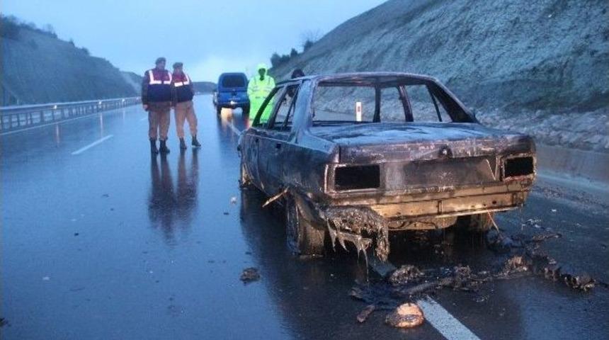 Seyir Halindeki Otomobil K&uuml;le D&ouml;nd&uuml;