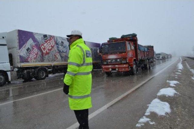 Bursa'da 55 Köy Yolu Ulaşıma Kapandı (2)