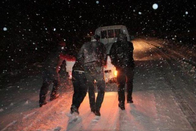 Zonguldak-İstanbul Yolunda Ulaşıma Kar Engeli