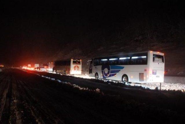 Zonguldak-İstanbul Yolunda Ulaşıma Kar Engeli