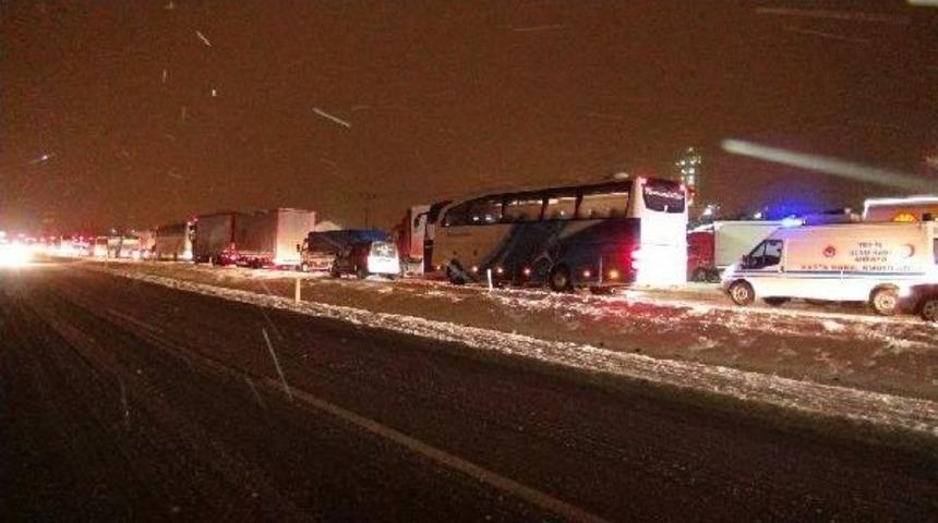Kar Nedeniyle Ankara-Kırıkkale Yolu Zaman Zaman Ulaşıma Kapandı