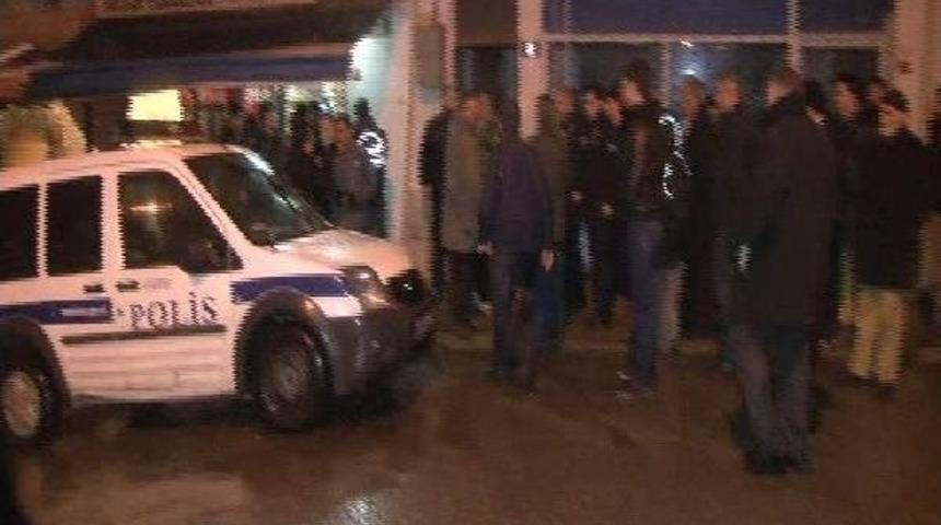 Soyguncular Kendilerine Direnen Market Sahibini Vurdu