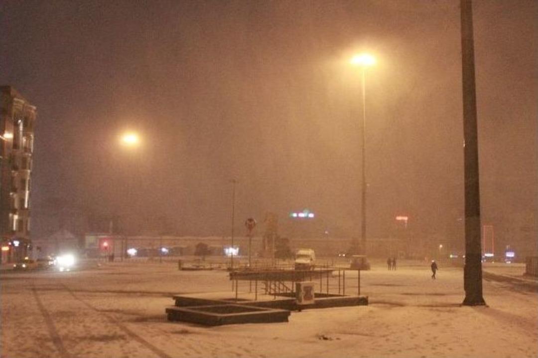 İstanbul&rsquo;da Kar Gece Saatlerinde Etkisini G&ouml;sterdi