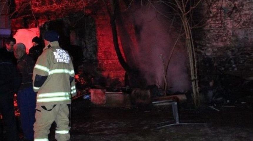 Barakada &Ccedil;ıkan Yangına Bir Kişi Yanarak &Ouml;ld&uuml;