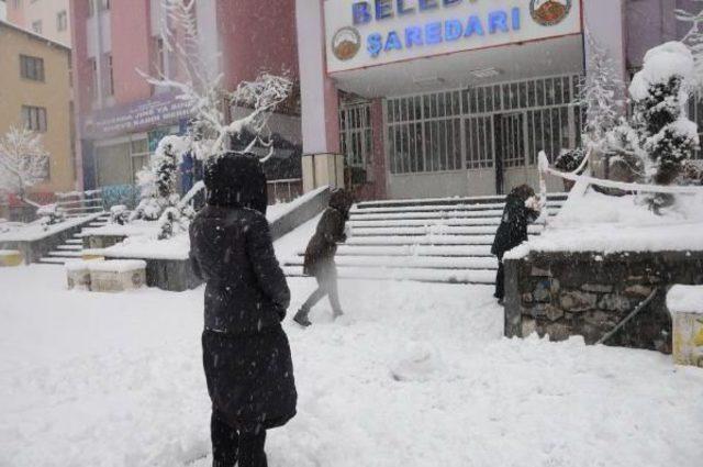 Hakkari'de Okullara Kar Tatili