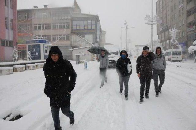 Hakkari'de Okullara Kar Tatili