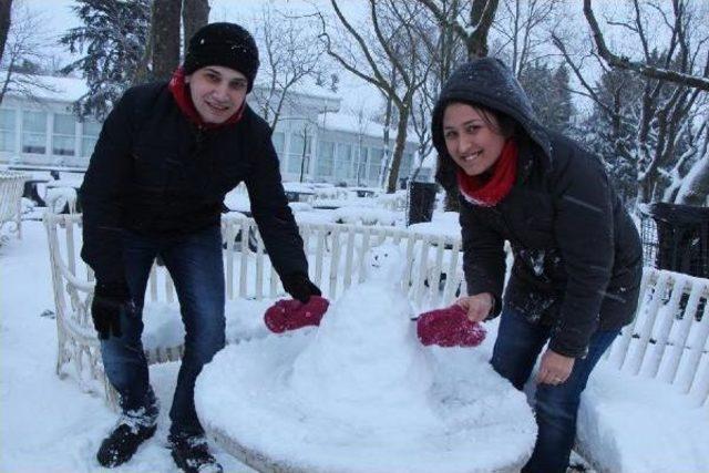 Kardan Bebek Yaptılar