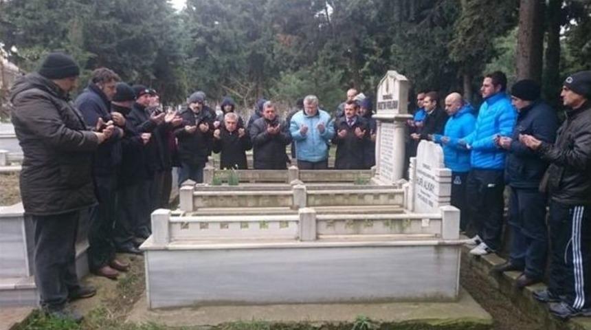 Kırkpınar Başpehlivanı Tekirdağlı H&uuml;seyin Pehlivan Mezarı Başında Anıldı