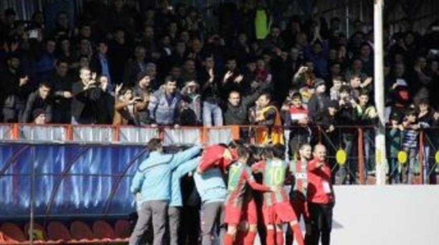 Diyarbakır B&uuml;y&uuml;kşehir Belediyespor Rekora Koşuyor
