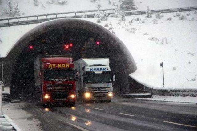 Bolu Dağı'nda Kar Etkili Oluyor