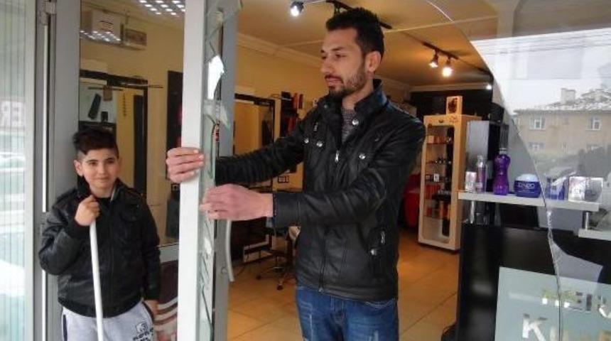 Kuaf&ouml;rden Plazma Televizyonunu 9 Saniyede &Ccedil;aldılar