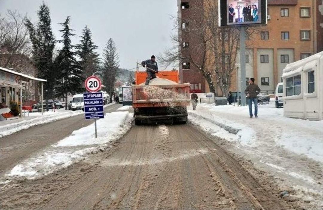 K&uuml;tahya Belediyesi&rsquo;nden Karla M&uuml;cadele Seferberliği