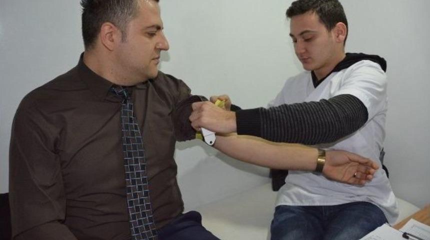 Yunusemre Belediyesi&rsquo;nde Sağlık Taraması Yapıldı