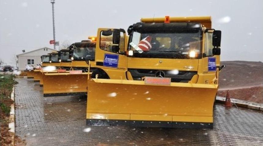 Karla M&uuml;cadele Ekipleri G&uuml;&ccedil;leniyor